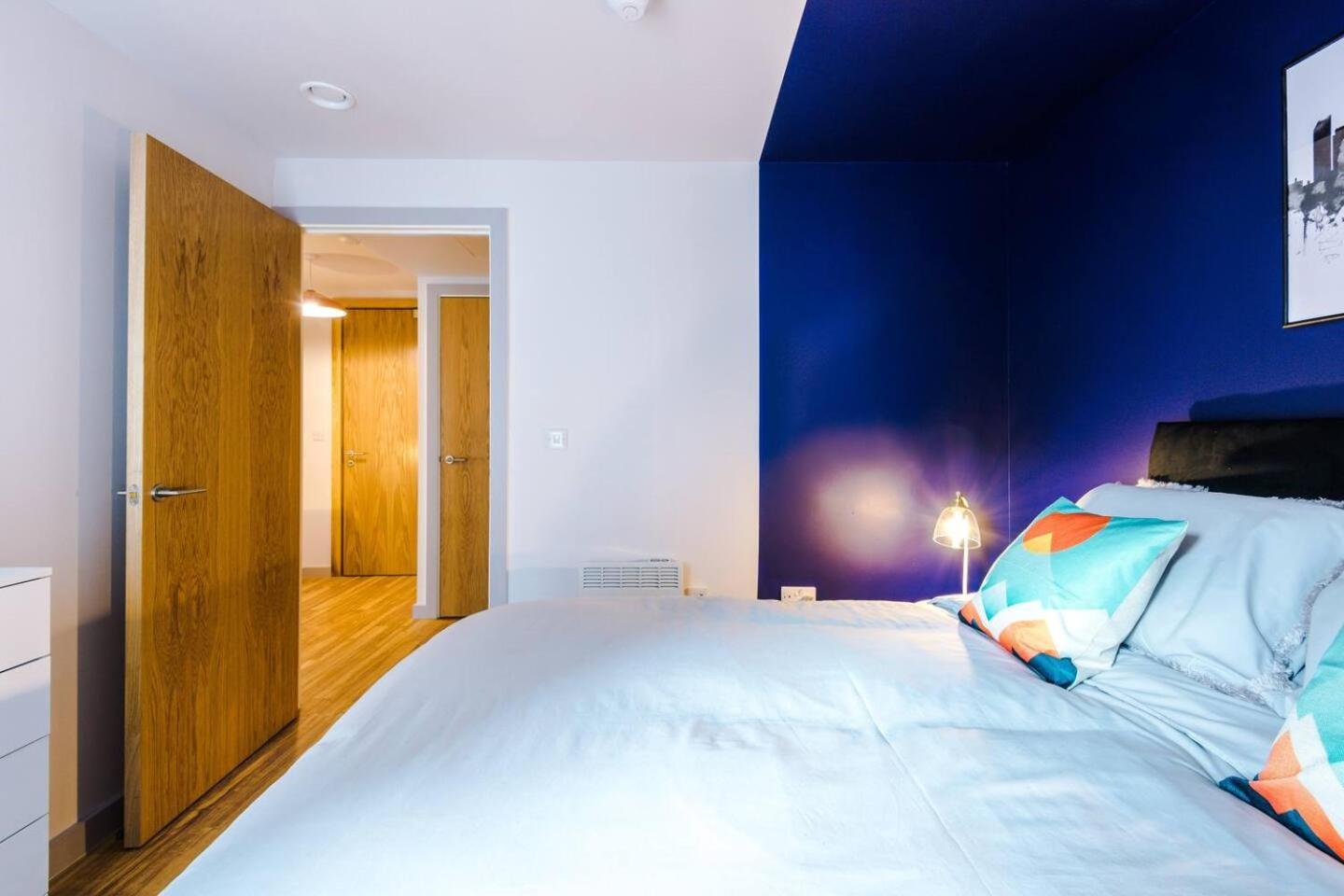 High Reviewed 1-Bed With Parking Central Location Ливерпуль Экстерьер фото